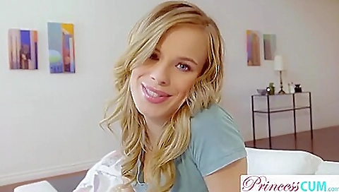 Blonde girl has a big ass and a juicy pussy to take a dick