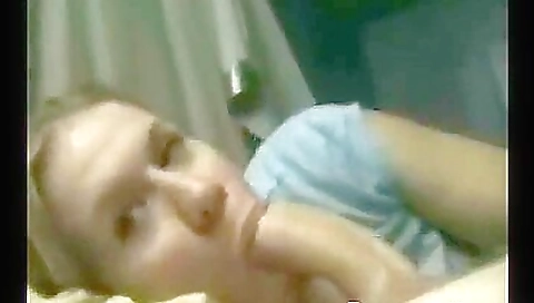 Amateur blonde cougar in pov video shows her sexy body