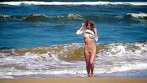 Hot outdoor sex for brunette girl with a sexy face