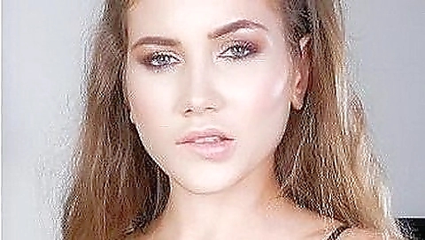 Busty brunette gets her pussy in her mouth in a vr porn video