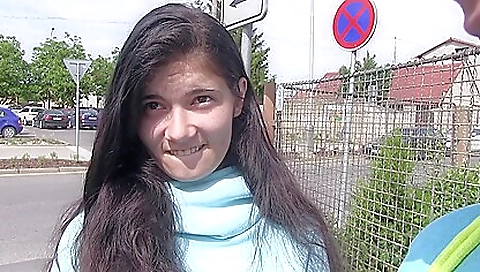 Summer teen babe gets her cunt banged in a hot facial